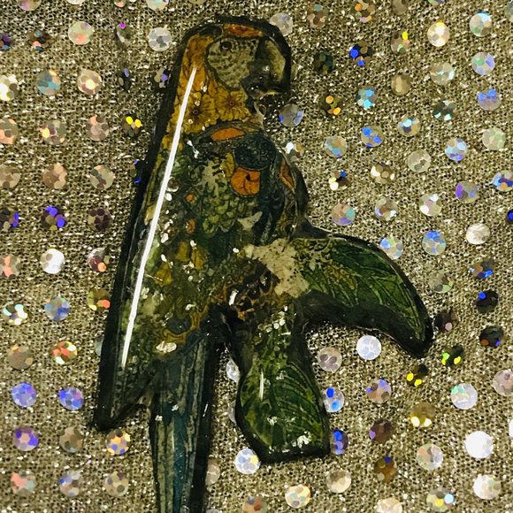 Parrot Handmade Pin/Brooch/Pendant - Picture 3 of 16